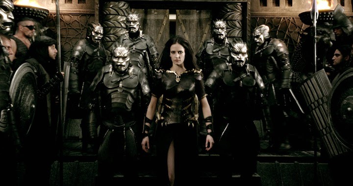 Eva Green in 300 surrounded by soldiders